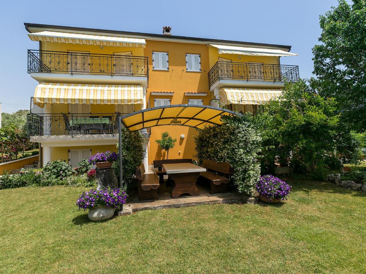 Residence Matilda Върсар Екстериор снимка