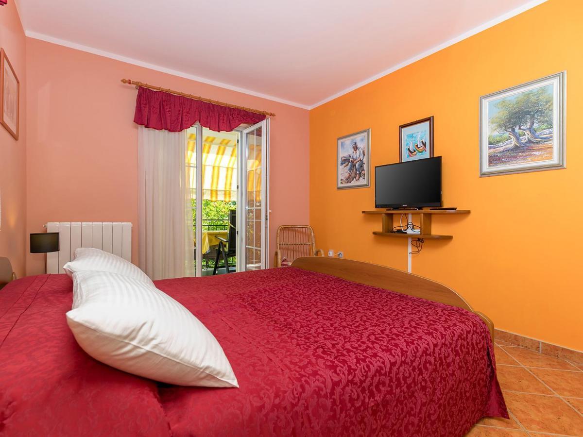 Residence Matilda Върсар Екстериор снимка